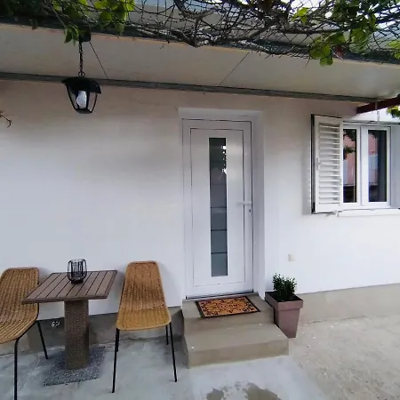 Aurora Apartment Hvar Town